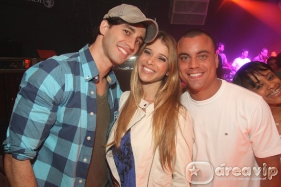 Dany Bananinha comemora aniversário em boate