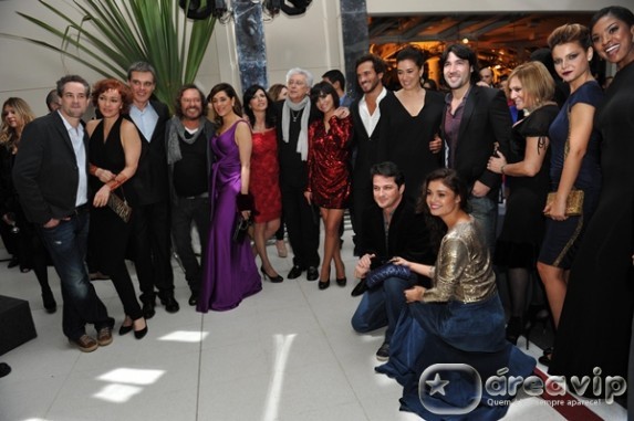 Elenco se reúne em festa de lançamento de Fina Estampa