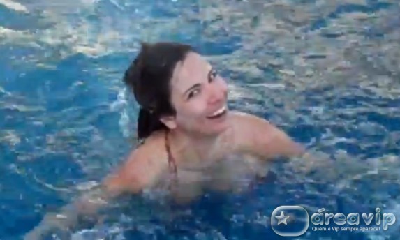 Luciana Gimenez imita Luisa Marilac – Veja o vídeo!