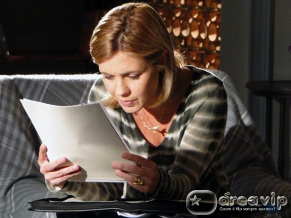 Morde e Assopra - Julia descobre segredo de Naomi