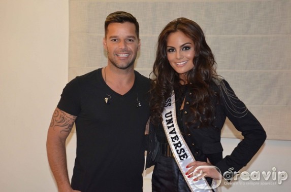 Ricky Martin conhece a Miss Universo Ximena Navarrete