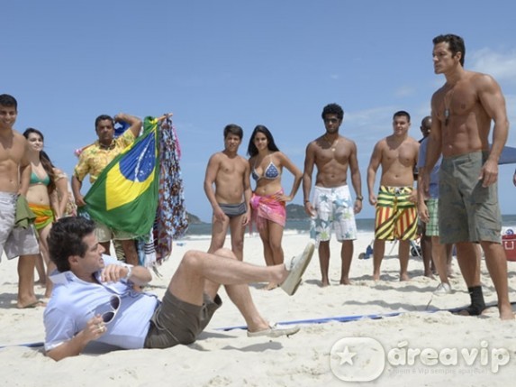 Crô leva surra ao enfrentar a turma do vôlei