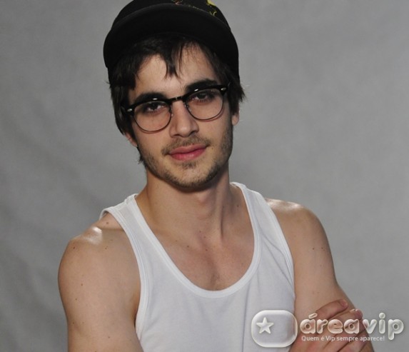 Fiuk diz que já usou drogas e critica mulheres que transam com qualquer um