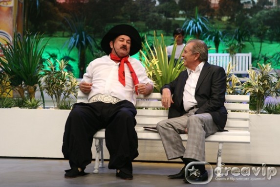 Gaúcho Tibúrcio no banco da Praça