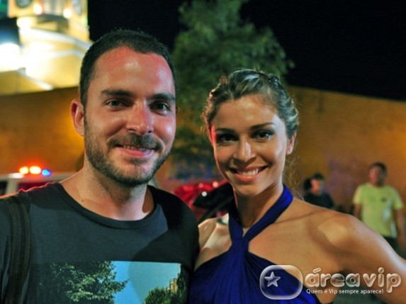 Grazi Massafera e Manolo Cardona gravam ‘Aquele Beijo’ em Cartagena