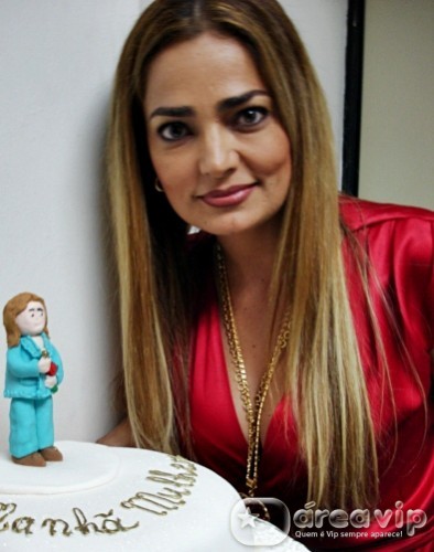 Nani Venâncio recebe homenagem surpresa no programa ‘A Tarde é Show’