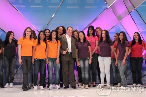 Raul Gil estreia o quadro ‘A Melhor Doméstica do Brasil’