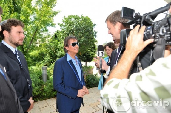 Telejornal exibe entrevista com Roberto Carlos em Israel