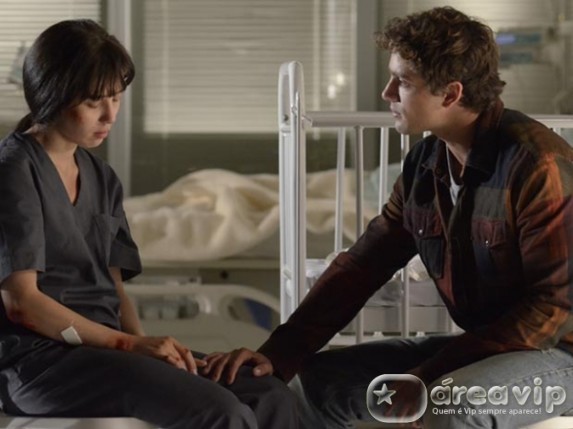 A Vida da Gente - Rodrigo pergunta o que Ana pretendia contar