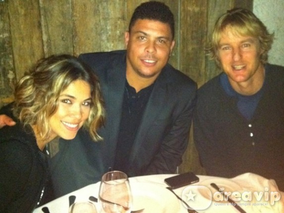 Ronaldo e Bia Anthony tietam o ator Owen Wilson
