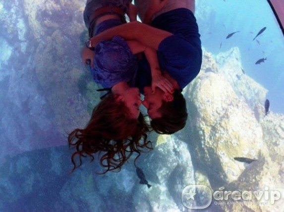 Marina Ruy Barbosa e Klebber Toledo curtem Fernando de Noronha