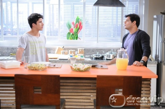 Vidas em Jogo - Carlos e Welligton discutem