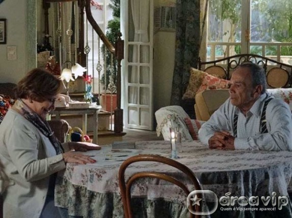 A Vida da Gente - Iná prevê que Manu e Rodrigo ficarão juntos