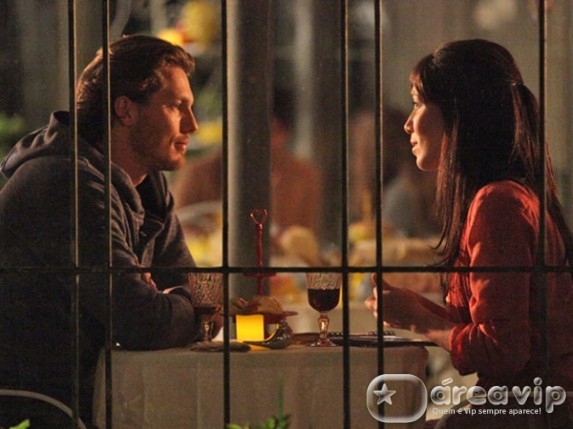 A Vida da Gente - Manu tem encontro com Felipe