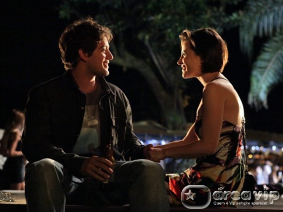 A Vida da Gente - Nina convida Rodrigo para dormir em sua casa