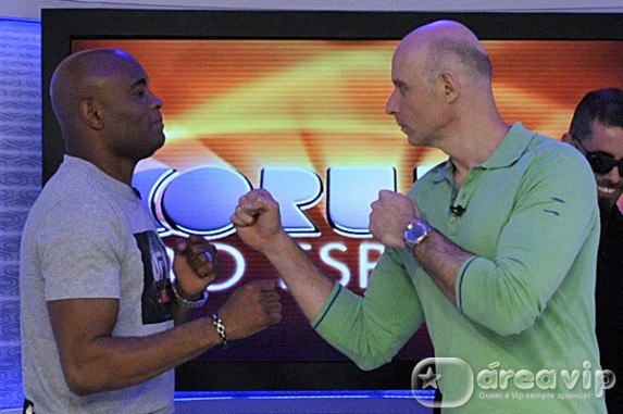 Tande recebe Anderson Silva no ‘Corujão do Esporte’
