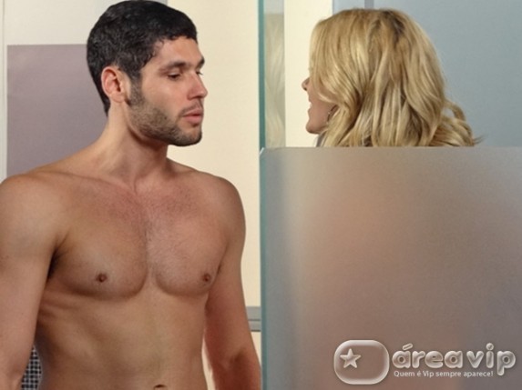 Teodora surpreende Wallace no vestiário