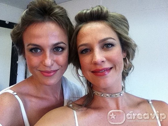 Luana Piovani apresenta sua dublê de corpo na TV