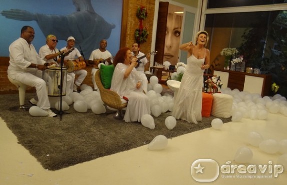 Ana Maria Braga celebra o Ano Novo no ‘Mais Você’