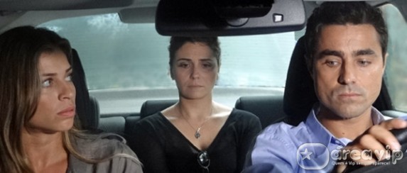 Claudia interrompe lua de mel de Vicente e Lucena e deixa a modelo furiosa