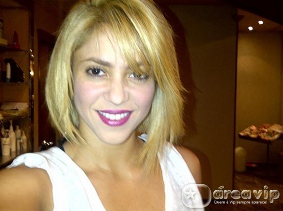 Shakira muda o visual