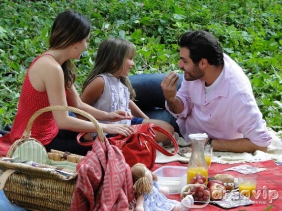 A Vida da Gente - Piquenique consegue ser divertido com a ajuda de Lucio