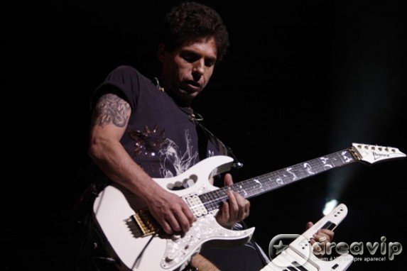 Cantor Hudson tem prisão decretada