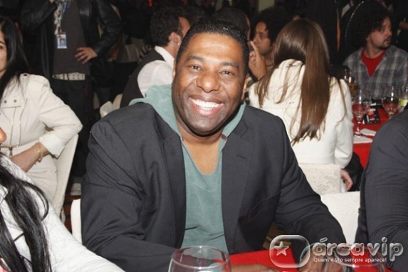 Marlene Mattos vai dirigir Netinho de Paula na Rede TV!