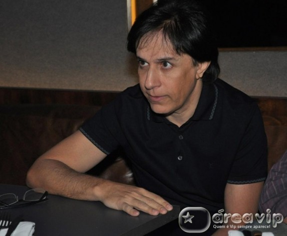 Tom Cavalcante quer fim de suas reprises na Record e pode processar a emissora