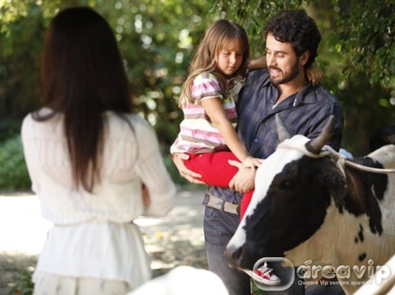 A Vida da Gente - Manu e Julia conhecem a fazenda de Gabriel
