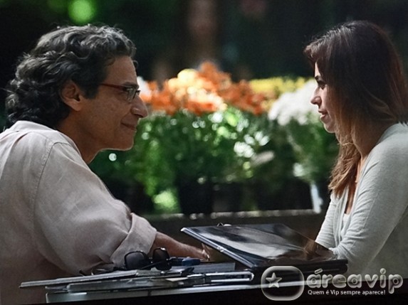 A Vida da Gente - Suzana afirma que se sente atraida por Renato