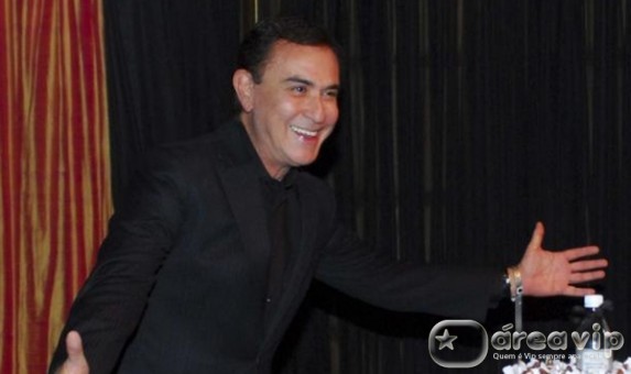 Amaury Jr. acerta novo contrato com a Rede TV!