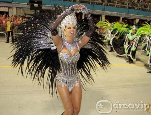 Ana Hickmann deixa a Grande Rio