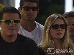 BBB12 - Brothers assistem desfile