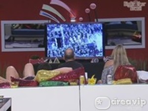 BBB12 - Brothers assistem desfile