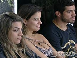 BBB12 - Monique - Laisa e Yuri