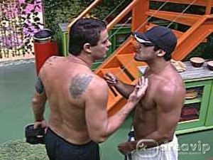 BBB12 - Rafa e Yuri se desentendem