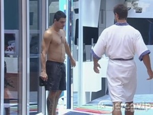 BBB12 - Rafa se justifica com Jonas