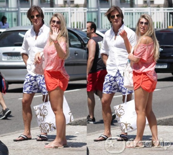 Iris Stefanelli é clicada ao lado do namorado caminhando no Rio