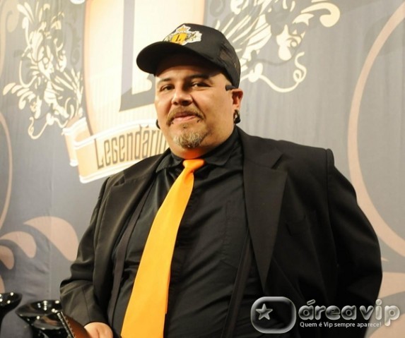 João Gordo terá game show de famosos contra seus empregados