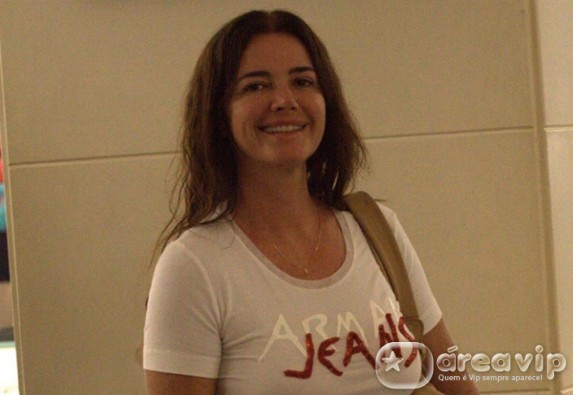 Luma de Oliveira desfilará com filhos no último carro da Estácio