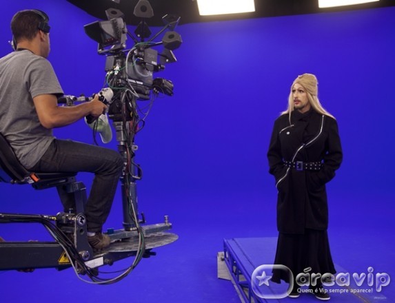 Marcos Mion se transforma na cantora Adele no ‘Legendários’