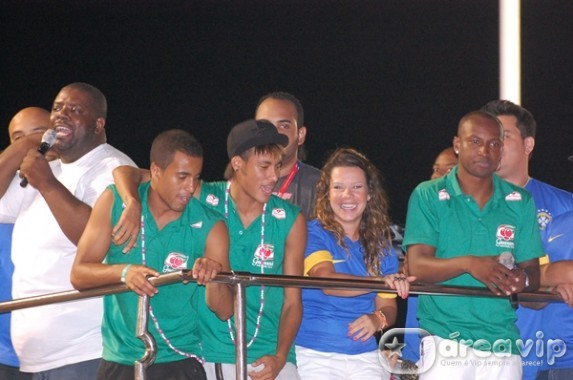Neymar, Fernanda Souza e Exalta