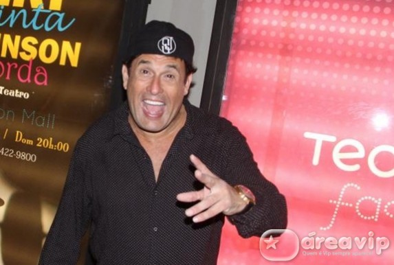 Sergio Mallandro encara o ‘Jogo de Cama’ no Amor e Sexo