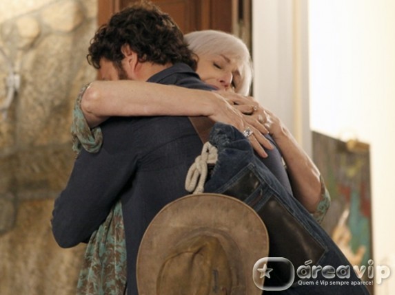 Amor Eterno Amor - Verbena e Rodrigo finalmente se reencontram