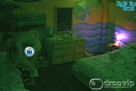 BBB12 - Jonas mostra demais