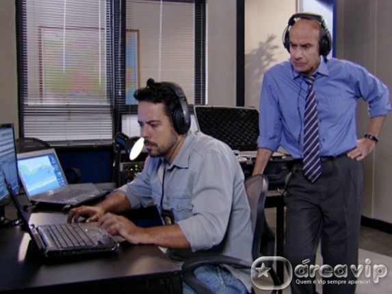 Fina Estampa - Paredes descobre que Tereza Cristina esta armando mais uma morte