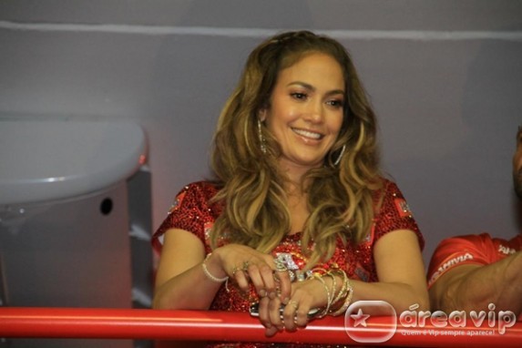 Jennifer Lopez coloca à venda mansão com cinema e sala de dança