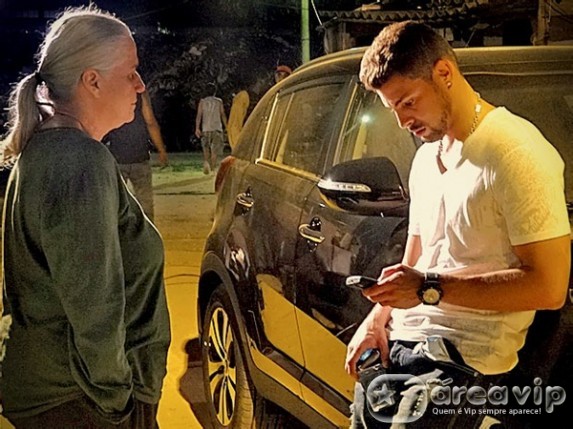 Avenida Brasil - Jorginho comenta com Lucinda que abrira mao da namorada por Nina