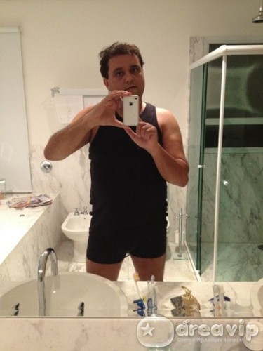 Geraldo Luís publica foto de cueca e irrita direção da Record